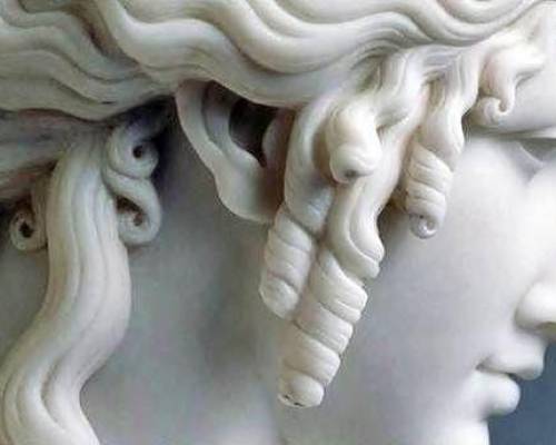 A proposito di Elena – Le origini della femminilità distorta